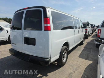 2024 Chevrolet Express 3500 Passenger Van LS 1LS 155.1" WB - miniatura 4