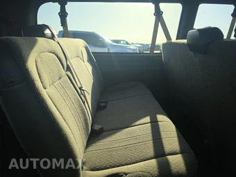 2024 Chevrolet Express 3500 Passenger Van LS 1LS 155.1" WB - miniatura 14