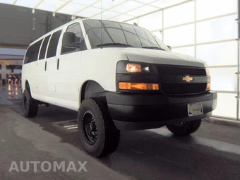 2024 Chevrolet Express 3500 Passenger Van LS 1LS 155.1" WB - miniatura 3