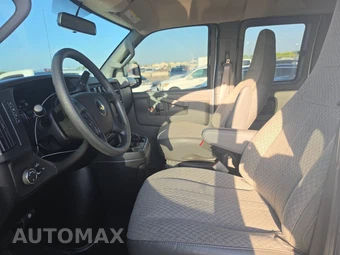 2024 Chevrolet Express 3500 Passenger Van LS 1LS 155.1" WB - miniatura 7