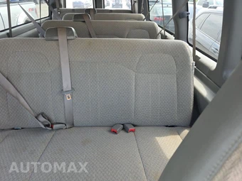2024 Chevrolet Express 3500 Passenger Van LS 1LS 155.1" WB - miniatura 13
