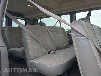 2024 Chevrolet Express 3500 Passenger Van LS 1LS 155.1" WB - miniatura 14