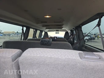 2024 Chevrolet Express 3500 Passenger Van LS 1LS 155.1" WB - miniatura 17
