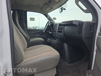 2024 Chevrolet Express 3500 Passenger Van LS 1LS 155.1" WB - miniatura 8