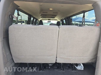 2024 Chevrolet Express 3500 Passenger Van LS 1LS 155.1" WB - miniatura 17
