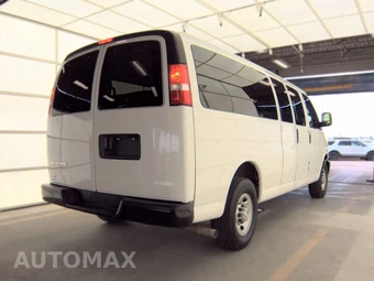 2024 Chevrolet Express 3500 Passenger Van LS 1LS 155.1" WB - miniatura 4