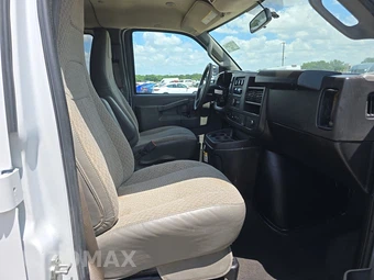 2024 Chevrolet Express 3500 Passenger Van LS 1LS 155.1" WB - miniatura 8