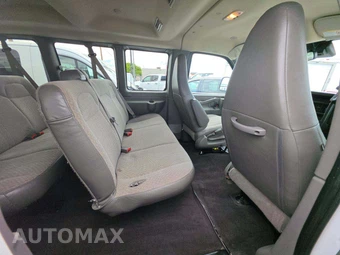 2024 Chevrolet Express 3500 Passenger Van LT 1LT 155.1" WB - miniatura 17