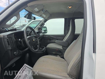 2024 Chevrolet Express 3500 Passenger Van LT 1LT 155.1" WB - miniatura 6
