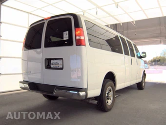 2024 Chevrolet Express 3500 Passenger Van LT 1LT 155.1" WB - miniatura 4