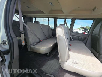 2024 Chevrolet Express 3500 Passenger Van LT 1LT 155.1" WB - miniatura 13