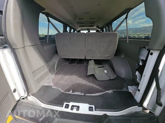 2024 Chevrolet Express 3500 Passenger Van LT 1LT 155.1" WB - miniatura 16
