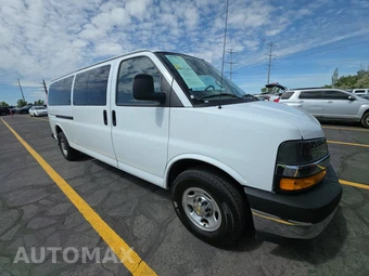 2024 Chevrolet Express 3500 Passenger Van LT 1LT 155.1" WB - miniatura 3