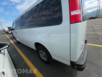 2024 Chevrolet Express 3500 Passenger Van LT 1LT 155.1" WB - miniatura 6