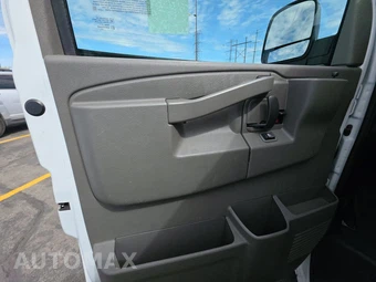 2024 Chevrolet Express 3500 Passenger Van LT 1LT 155.1" WB - miniatura 9