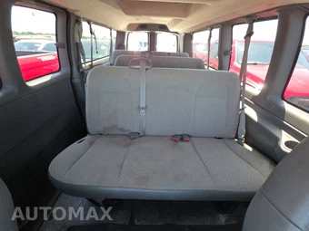 2024 Chevrolet Express 3500 Passenger Van LT 1LT 155.1" WB - miniatura 13
