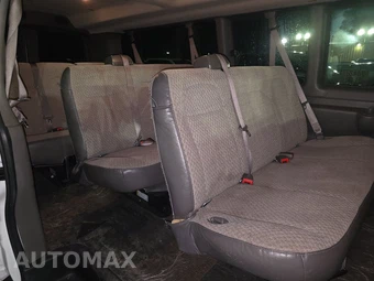 2024 Chevrolet Express 3500 Passenger Van LT 1LT 155.1" WB - miniatura 14