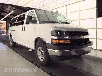 2024 Chevrolet Express 3500 Passenger Van LT 1LT 155.1" WB - miniatura 3