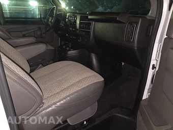 2024 Chevrolet Express 3500 Passenger Van LT 1LT 155.1" WB - miniatura 8