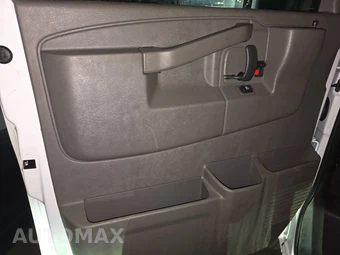 2024 Chevrolet Express 3500 Passenger Van LT 1LT 155.1" WB - miniatura 9