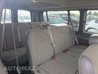 2024 Chevrolet Express 3500 Passenger Van LT 1LT 155.1" WB - miniatura 14