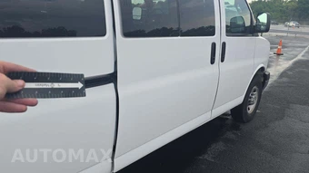2024 Chevrolet Express 3500 Passenger Van LT 1LT 155.1" WB - miniatura 31