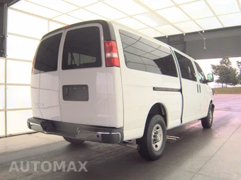 2024 Chevrolet Express 3500 Passenger Van LT 1LT 155.1" WB - miniatura 4
