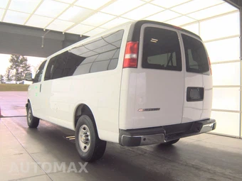 2024 Chevrolet Express 3500 Passenger Van LT 1LT 155.1" WB - miniatura 6