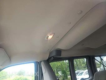 2024 Chevrolet Express 3500 Passenger Van LT 1LT 155.1" WB - miniatura 11