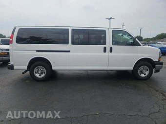 2024 Chevrolet Express 3500 Passenger Van LT 1LT 155.1" WB - miniatura 4