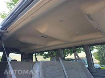 2024 Chevrolet Express 3500 Passenger Van LT 1LT 155.1" WB - miniatura 11