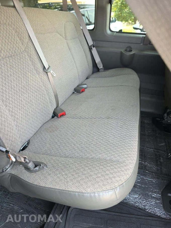 2024 Chevrolet Express 3500 Passenger Van LT 1LT 155.1" WB - miniatura 24