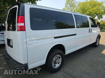 2024 Chevrolet Express 3500 Passenger Van LT 1LT 155.1" WB - miniatura 3
