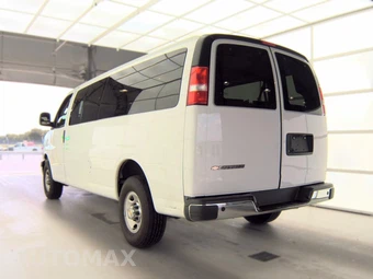 2024 Chevrolet Express 3500 Passenger Van LT 1LT 155.1" WB - miniatura 6
