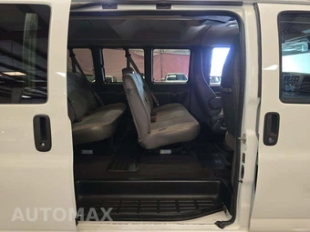 2024 Chevrolet Express 3500 Passenger Van LT 1LT 155.1" WB - miniatura 16