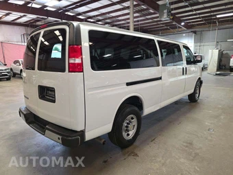 2024 Chevrolet Express 3500 Passenger Van LT 1LT 155.1" WB - miniatura 3
