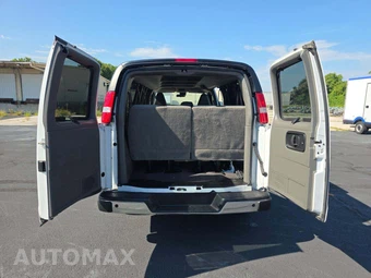 2024 Chevrolet Express 3500 Passenger Van LT 1LT 155.1" WB - miniatura 14