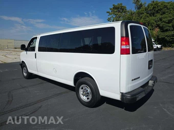 2024 Chevrolet Express 3500 Passenger Van LT 1LT 155.1" WB - miniatura 2