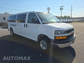 2024 Chevrolet Express 3500 Passenger Van LT 1LT 155.1" WB - miniatura 4