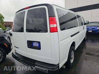 2024 Chevrolet Express 3500 Passenger Van LT 1LT 155.1" WB - miniatura 3