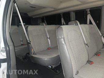 2024 Chevrolet Express 3500 Passenger Van LT 1LT 155.1" WB - miniatura 13