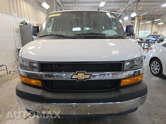 2024 Chevrolet Express 3500 Passenger Van LT 1LT 155.1" WB - miniatura 2