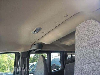 2024 Chevrolet Express 3500 Passenger Van LT 1LT 155.1" WB - miniatura 11