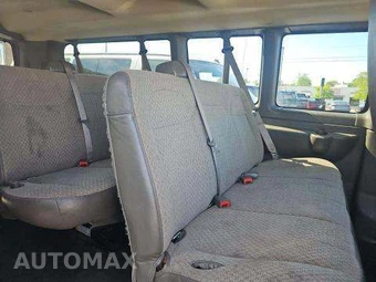 2024 Chevrolet Express 3500 Passenger Van LT 1LT 155.1" WB - miniatura 17