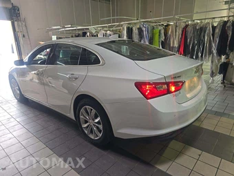 2024 Chevrolet Malibu LT 1LT – miniatura 2