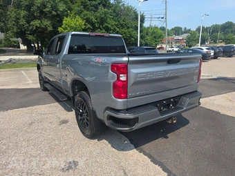 2024 Chevrolet Silverado 1500 Custom Crew Cab Medium Bed 1CX - miniatura 2