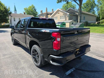 2024 Chevrolet Silverado 1500 Custom Crew Cab Short Bed 1CX - miniatura 2