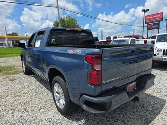 2024 Chevrolet Silverado 1500 Custom Crew Cab Short Bed 1CX - miniatura 2