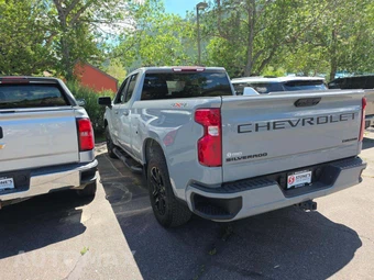 2024 Chevrolet Silverado 1500 Custom Extended Cab Medium Bed 1CX - miniatura 2