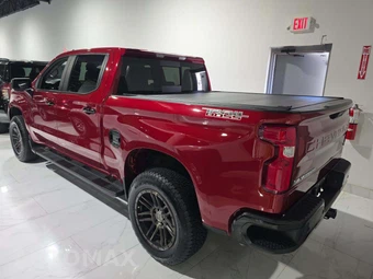 2024 Chevrolet Silverado 1500 LT Trail Boss Crew Cab Short Bed 2LT - miniatura 2